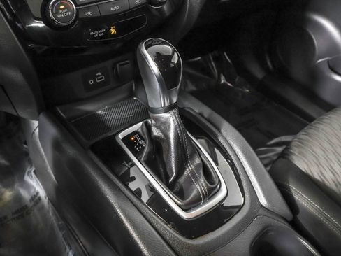 Used 2019 Nissan Rogue SV image 31