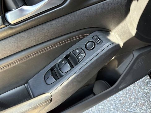 Used 2020 Nissan Altima 2.5 SR FWD image 16
