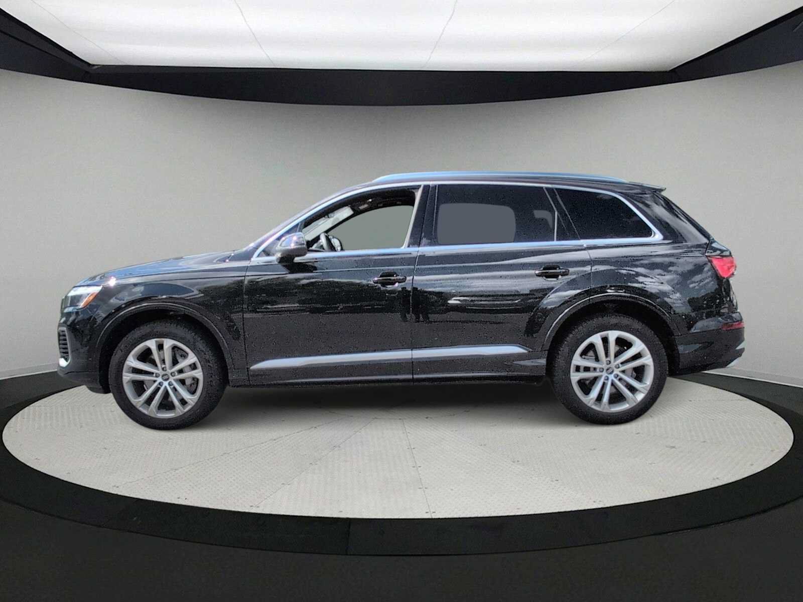 Used 2025 Audi Q7 3.0T Premium Plus AWD/4WD image 5
