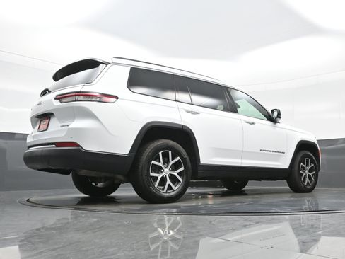 Used 2025 Jeep Grand Cherokee L Limited AWD/4WD image 30