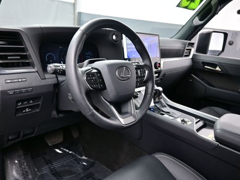 Used 2025 Lexus GX 550 w/ Accessory Package (2T) AWD/4WD image 13