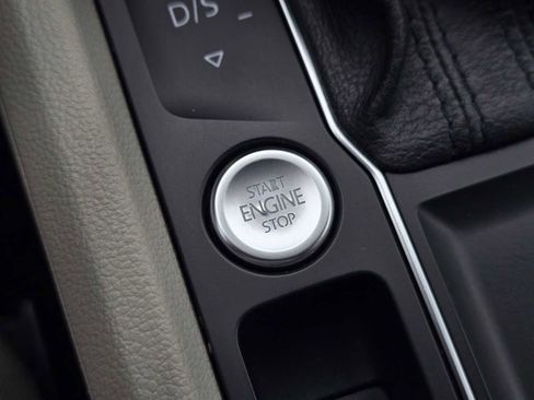 Used 2021 Volkswagen Atlas SE w/ Towing Package image 34