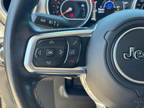 Used 2019 Jeep Wrangler Unlimited Sahara image 21