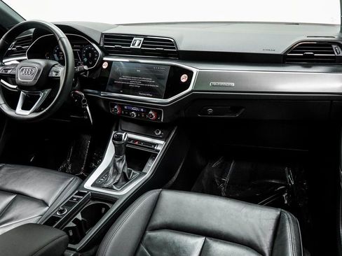 Used 2025 Audi Q3 2.0T Premium image 15