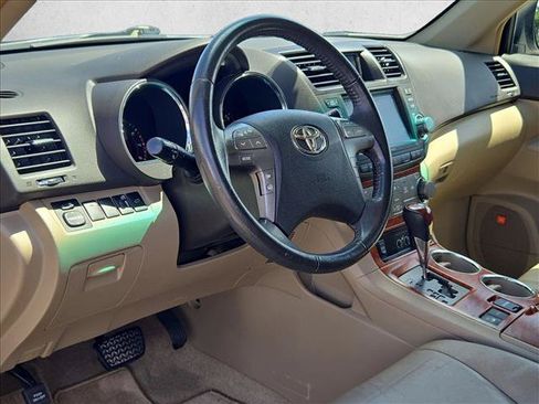Used 2010 Toyota Highlander Limited AWD/4WD image 9