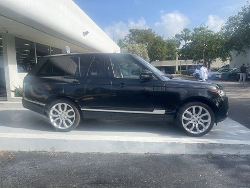 Used 2017 Land Rover Range Rover Supercharged AWD/4WD image 4