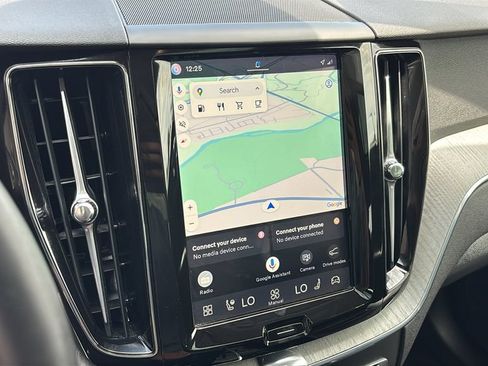 Certified 2025 Volvo XC60 B5 Plus AWD/4WD image 18