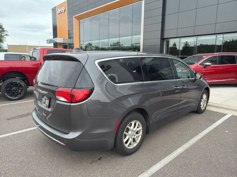 Used 2017 Chrysler Pacifica Touring Plus w/ Security Group FWD image 5