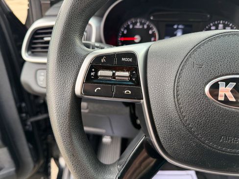 Used 2020 Kia Sorento LX image 21