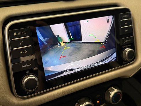 Used 2021 Nissan Versa SV image 12