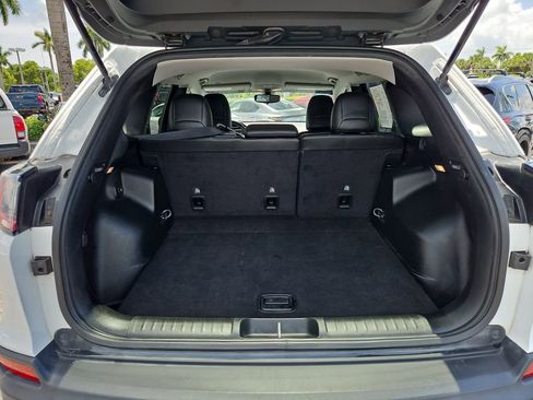 Used 2019 Jeep Cherokee Trailhawk w/ Cold Weather Group image 6