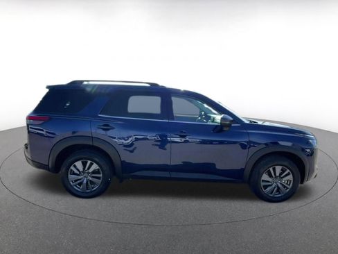 Used 2025 Nissan Pathfinder SV AWD/4WD image 16