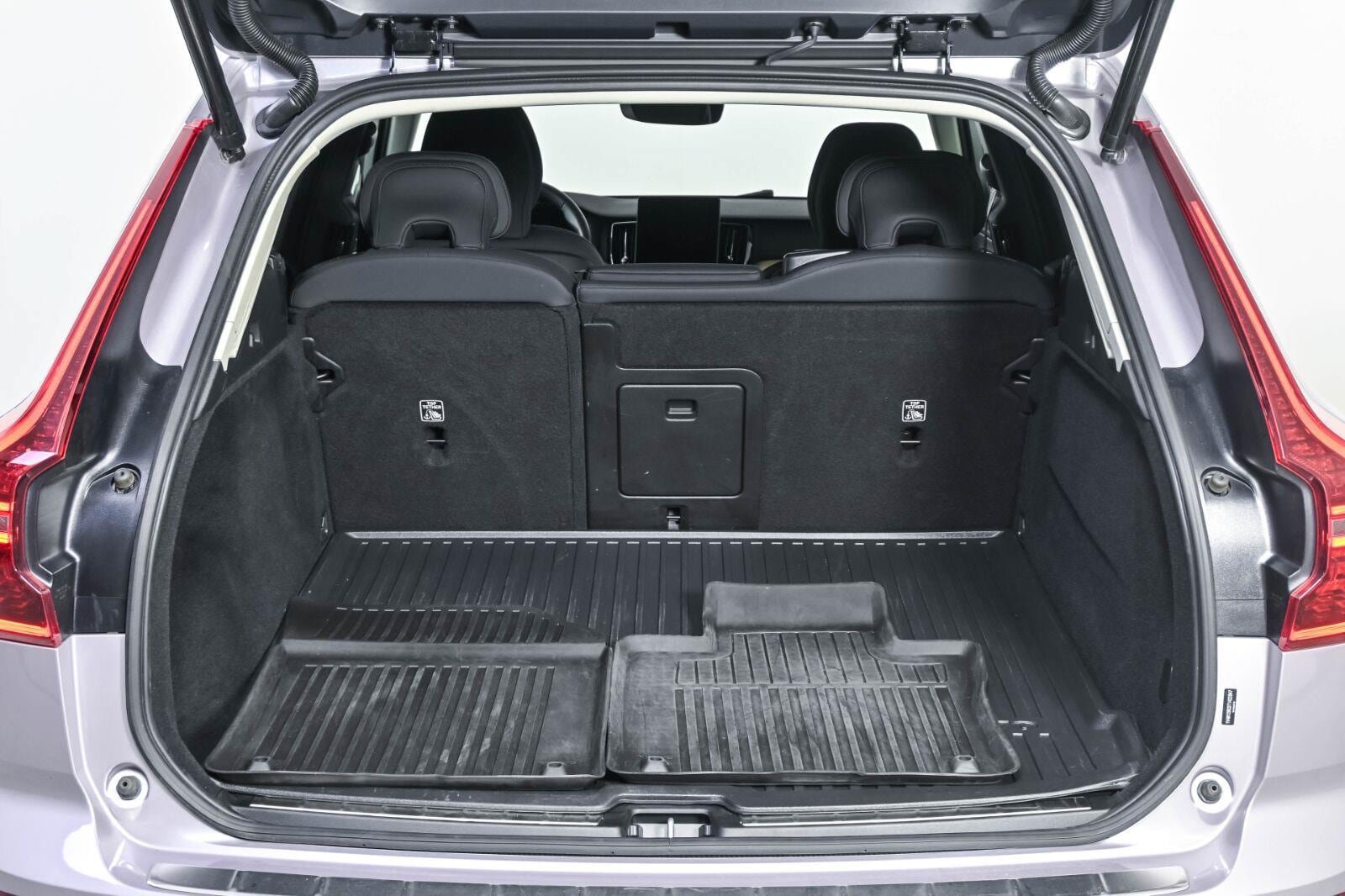 Certified 2026 Volvo XC60 B5 Plus AWD/4WD image 27