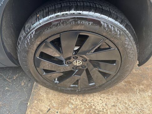 Used 2026 Volkswagen Atlas Cross Sport SE FWD image 21