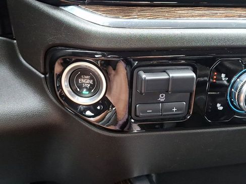 Used 2023 GMC Sierra 1500 Elevation w/ Preferred Package AWD/4WD image 24