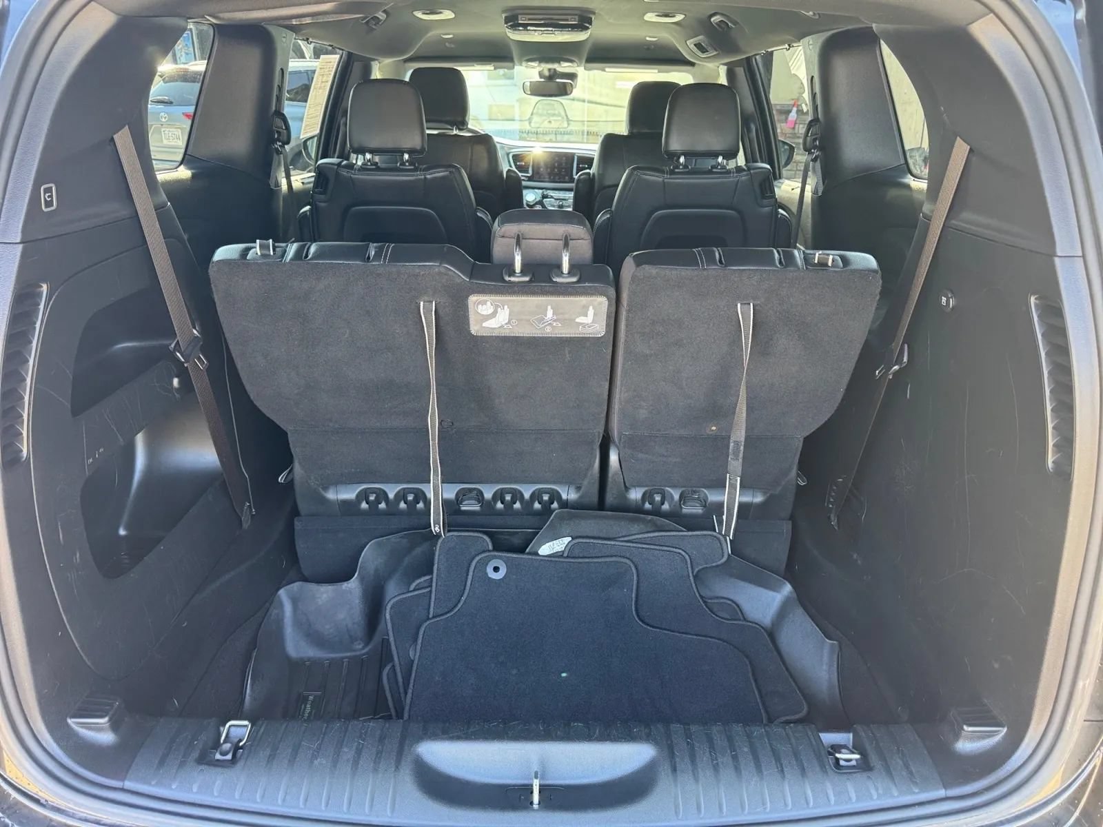 Used 2020 Chrysler Pacifica Touring-L w/ Advanced Safetytec Group FWD image 31