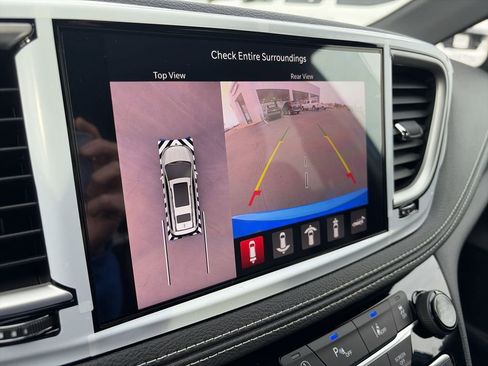 New 2026 Chrysler Pacifica Select w/ S Appearance Package FWD image 17