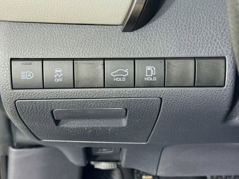 Certified 2019 Toyota Camry LE w/ Carpet Mat Package FWD image 11