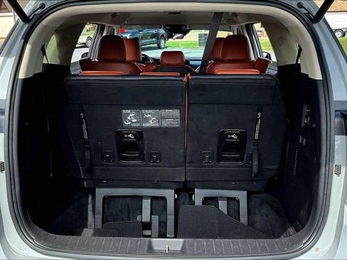 Certified 2023 Kia Carnival SX FWD image 29