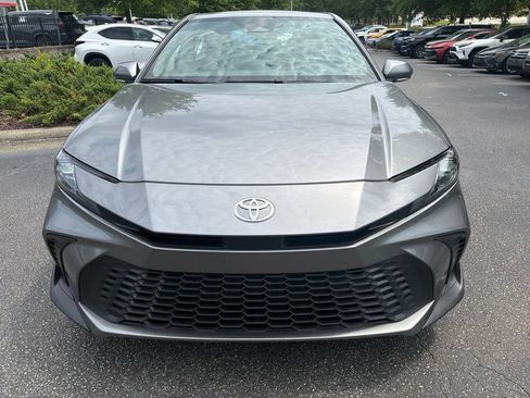 Used 2026 Toyota Camry SE FWD image 3