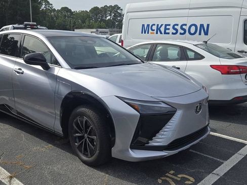 Used 2026 Lexus RZ 350e 2WD w/ Convenience Package image 3