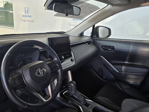 Used 2023 Toyota Corolla Cross LE image 7