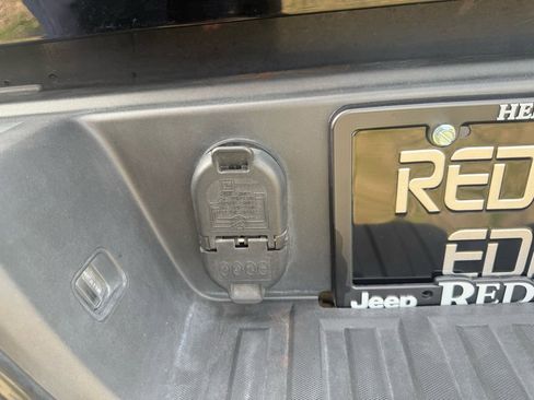 Used 2018 Chevrolet Colorado LT image 16