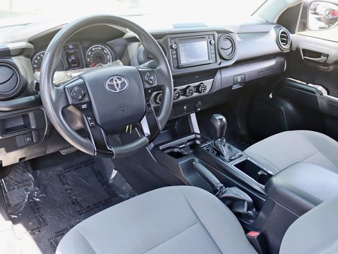 Used 2019 Toyota Tacoma SR w/ SX Package AWD/4WD image 18