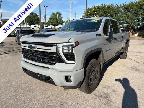 Used 2024 Chevrolet Silverado 2500 LTZ w/ LTZ Plus Package AWD/4WD image 7
