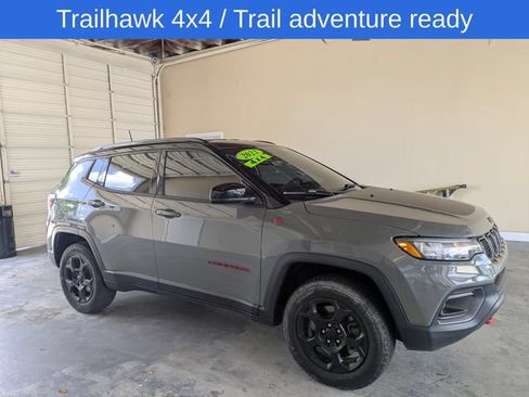 Used 2023 Jeep Compass Trailhawk AWD/4WD image 2