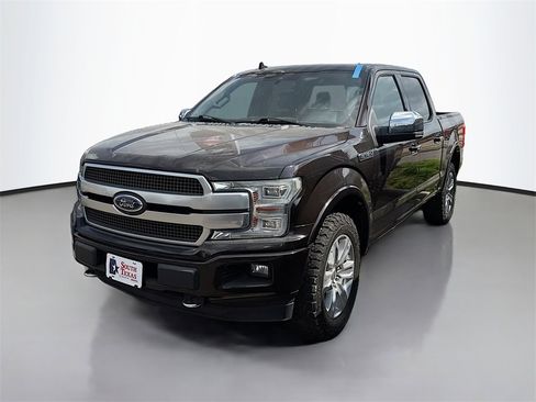 Used 2018 Ford F150 Platinum w/ Equipment Group 701A Luxury image 3