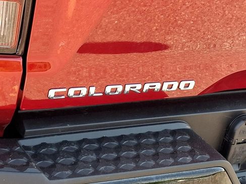 Used 2025 Chevrolet Colorado Z71 AWD/4WD image 29
