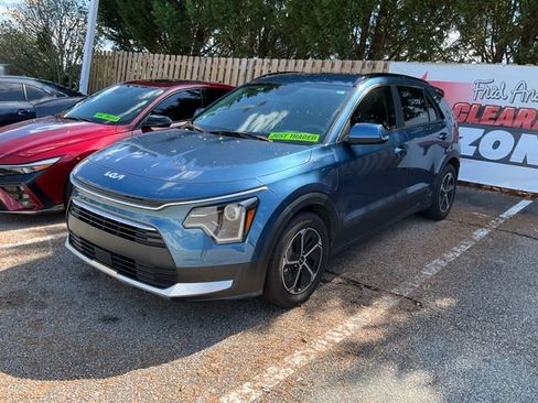 Used 2024 Kia Niro EX FWD image 3
