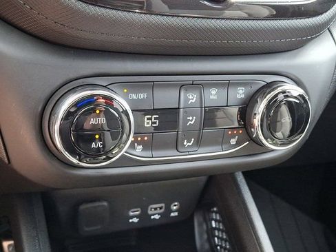 Used 2023 Chevrolet TrailBlazer LT w/ Convenience Package FWD image 19