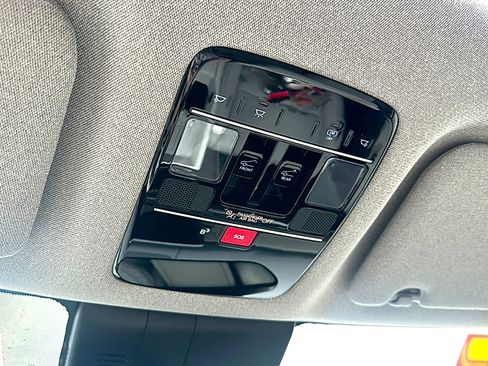 Used 2025 Hyundai Santa Fe Limited image 39