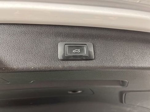 Used 2025 Audi Q3 2.0T Premium AWD/4WD image 47