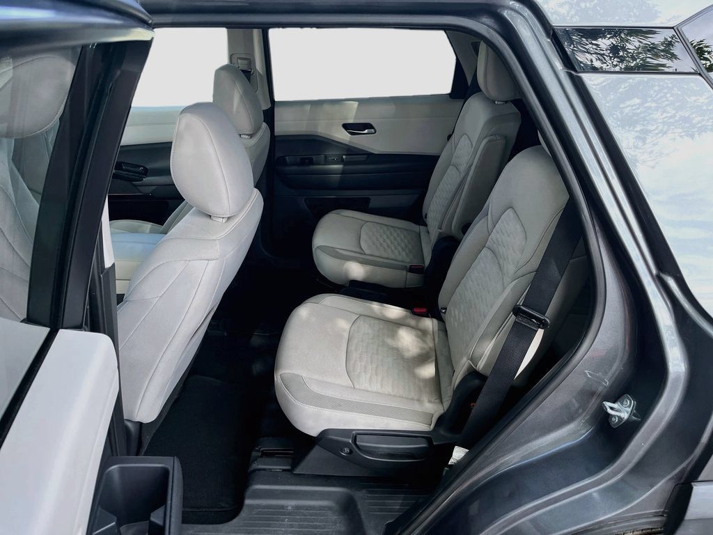 Used 2022 Nissan Pathfinder SV w/ SV Premium Package AWD/4WD image 24