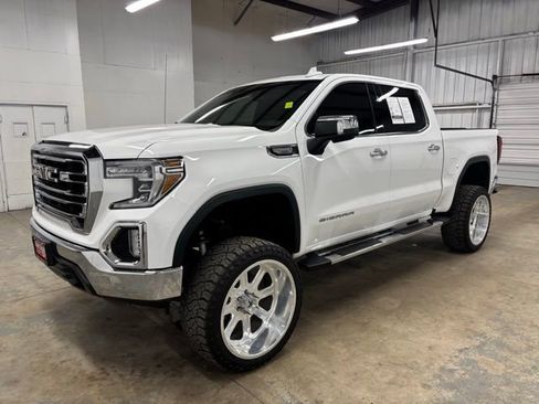 Used 2020 GMC Sierra 1500 SLT RWD image 3