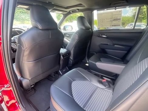 New 2026 Toyota Highlander XSE AWD/4WD image 17