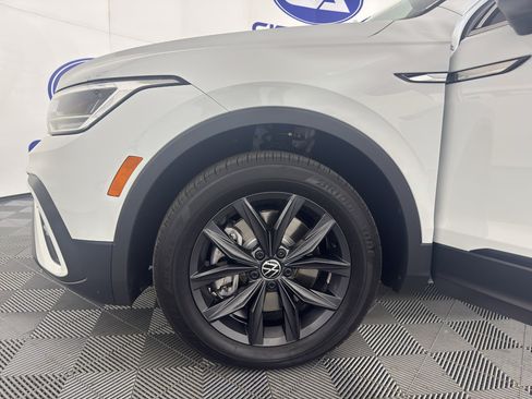 Used 2024 Volkswagen Tiguan SE FWD image 12