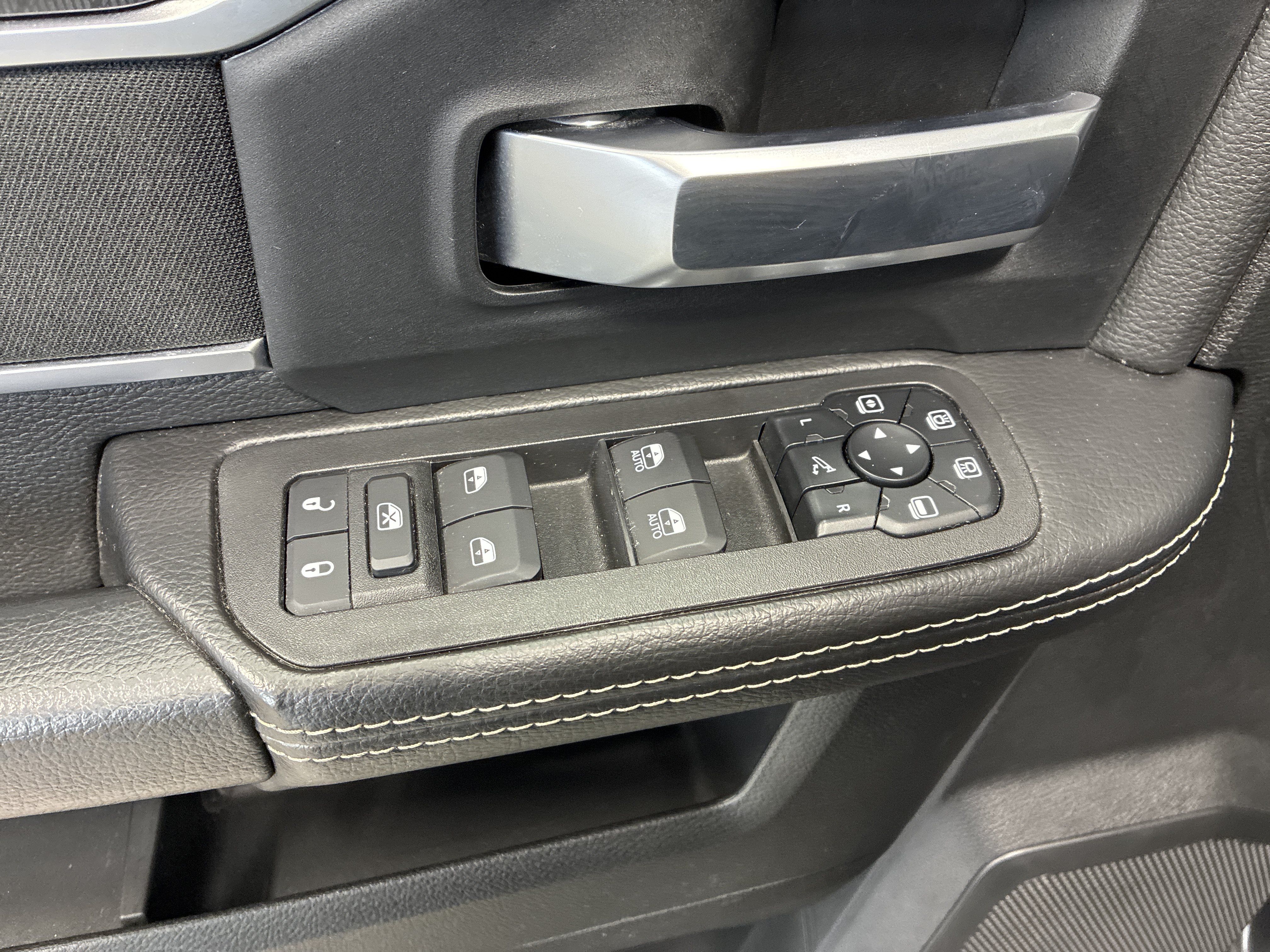 Certified 2025 RAM 2500 Big Horn AWD/4WD image 19