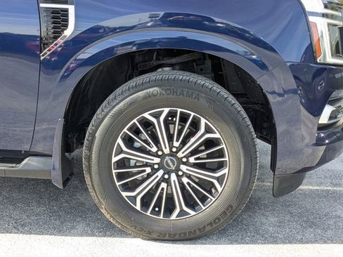 Used 2025 Nissan Armada Platinum w/ Convenience Package image 12