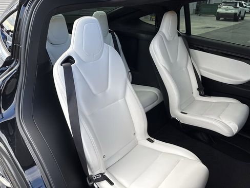 Used 2018 Tesla Model X 75D AWD/4WD image 32