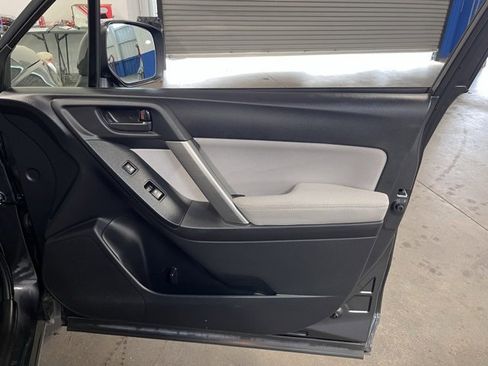 Used 2015 Subaru Forester 2.5i Premium image 13