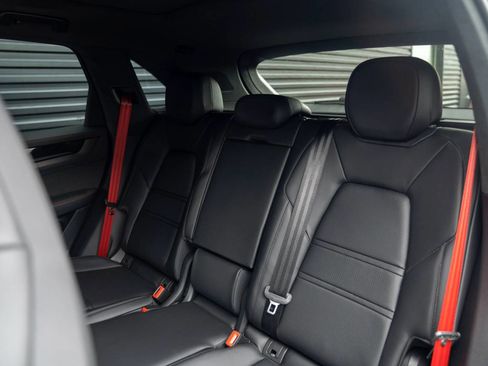 New 2026 Porsche Cayenne GTS image 31