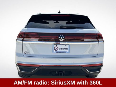 Used 2025 Volkswagen Atlas Cross Sport SE FWD image 5