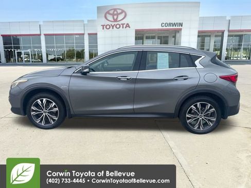 Used 2017 INFINITI QX30 Premium w/ Navigation Package AWD/4WD image 2