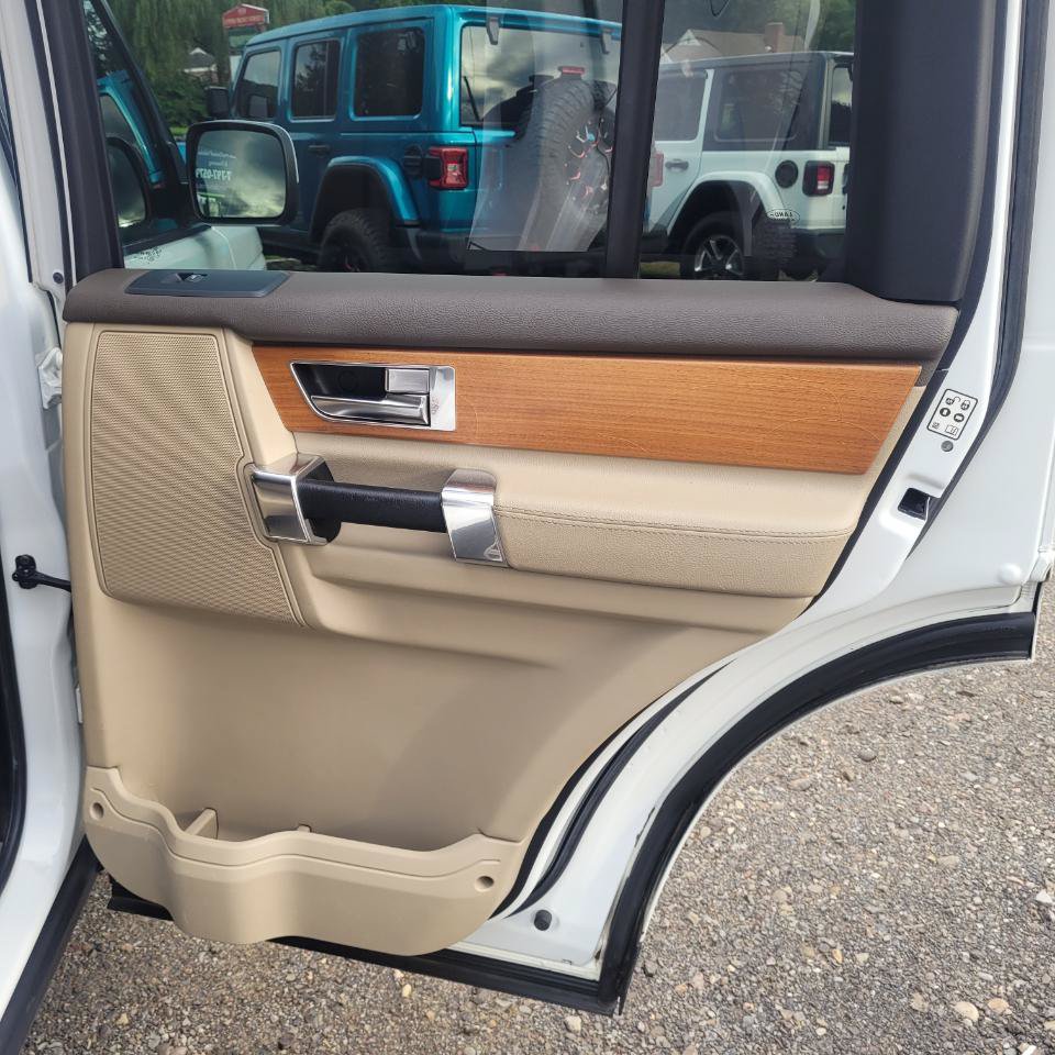 Used 2013 Land Rover LR4 HSE w/ HSE Pkg AWD/4WD image 28