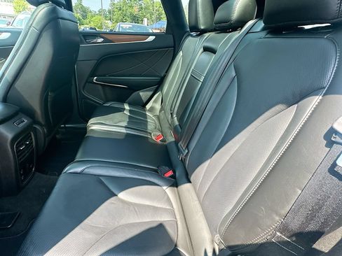 Used 2019 Lincoln MKC Reserve w/ MKC Climate Package AWD/4WD image 4