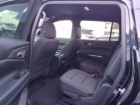Used 2026 Chevrolet Traverse LT w/ Driver Confidence Package image 18
